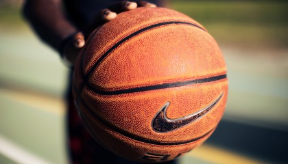 开云平台-蓝军5分钟两球闪击，格列兹曼防线堪称灾难